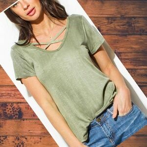 OLIVE LAYERING TEE
